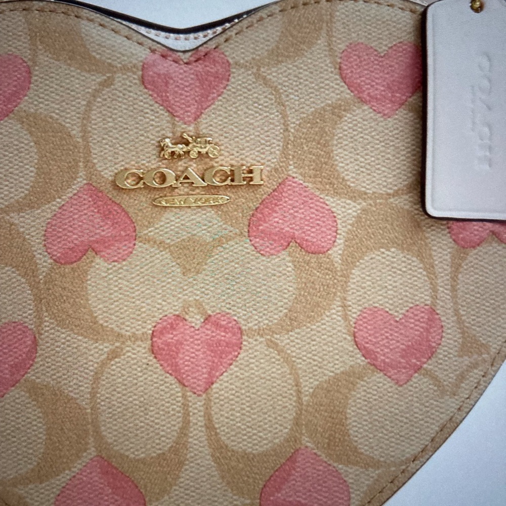 Coach - Picture 3 of 4